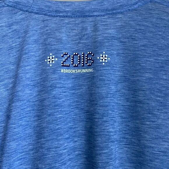 Lot 2 Brooks Run Happy Long Sleeve Shirts XL Spread Cheer Yeti Holiday Graphic - Picture 6 of 11